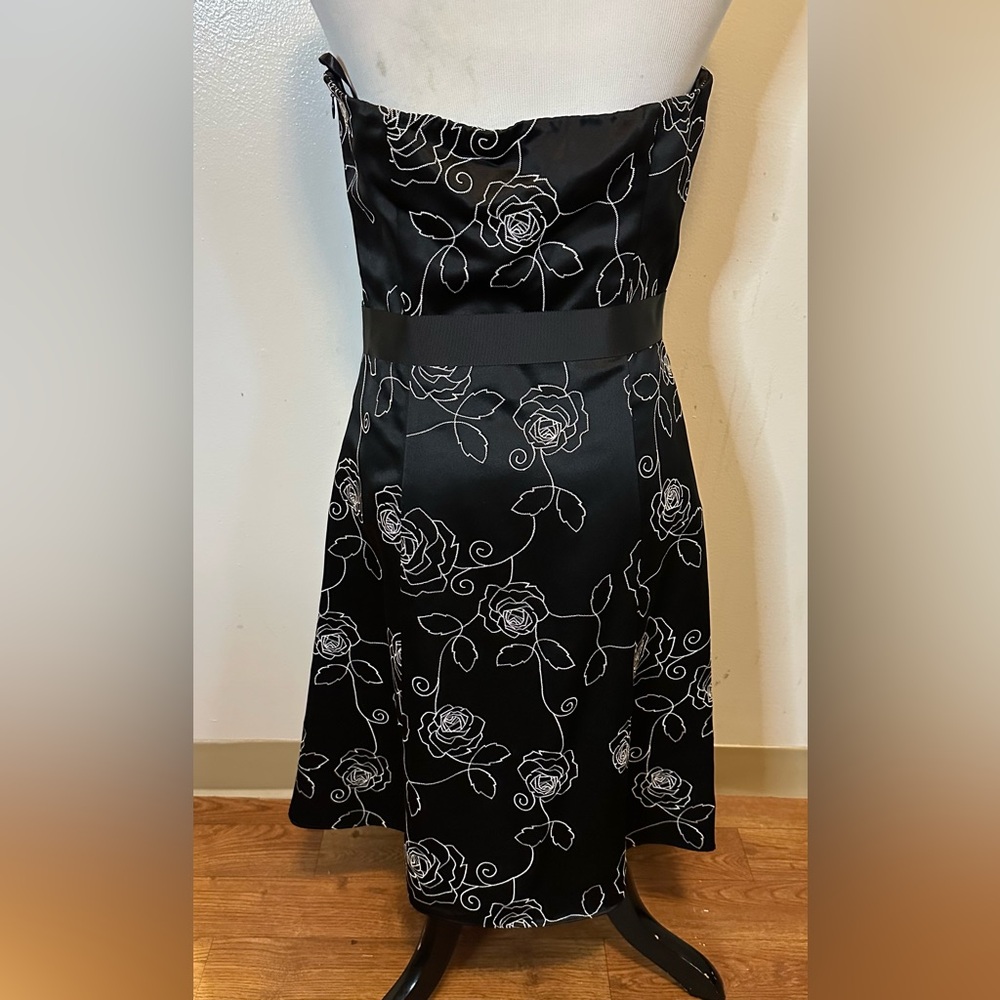 White House Black Market Black Strapless Midi Dress with White Rose Print - Picture 3 of 3